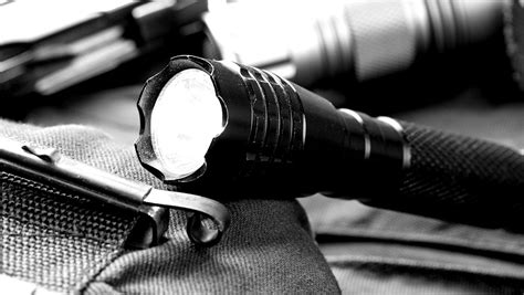 Best 18650 Flashlight Reviews: Complete Buyer’s Guide.